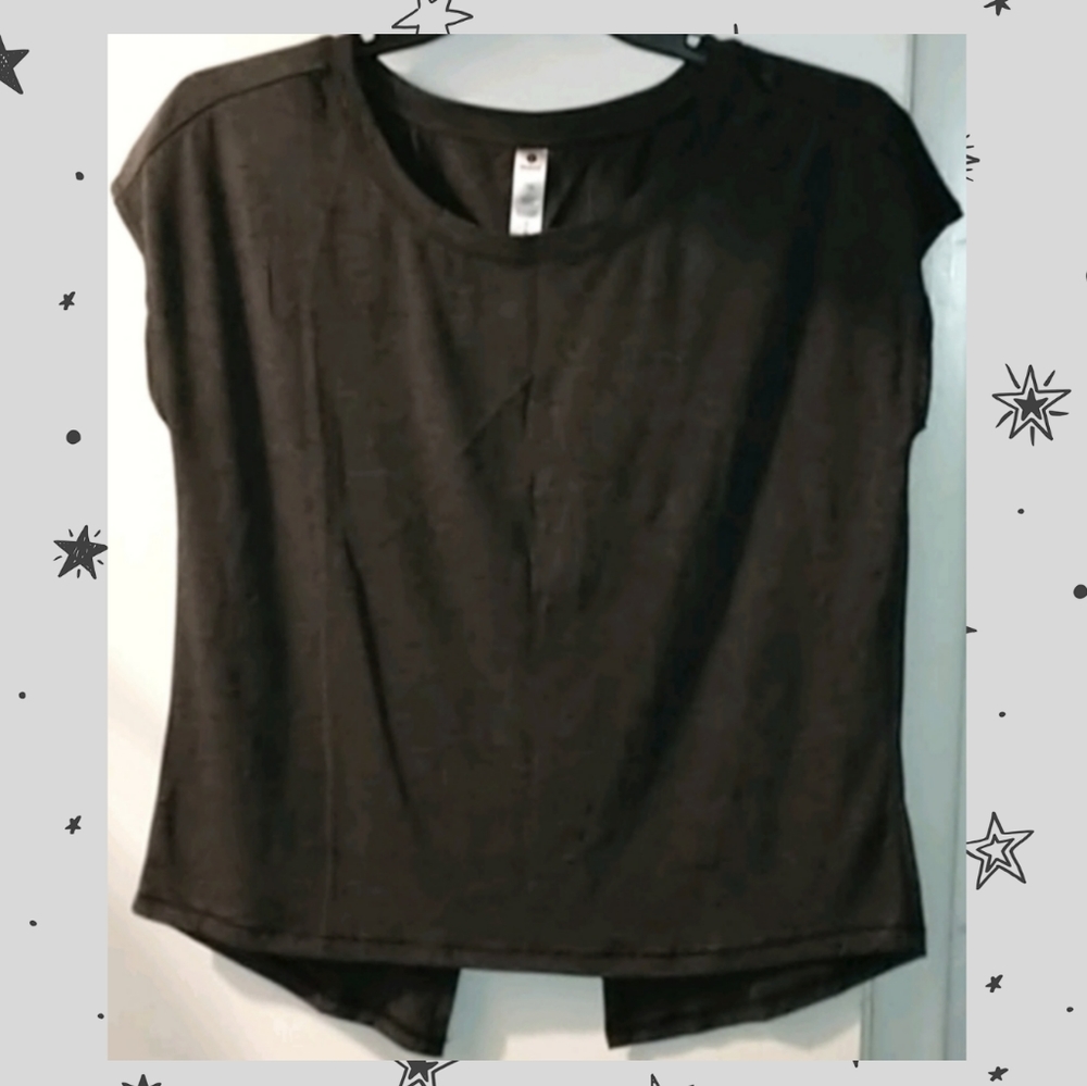 Velocity Vented Workout Tee size Medium